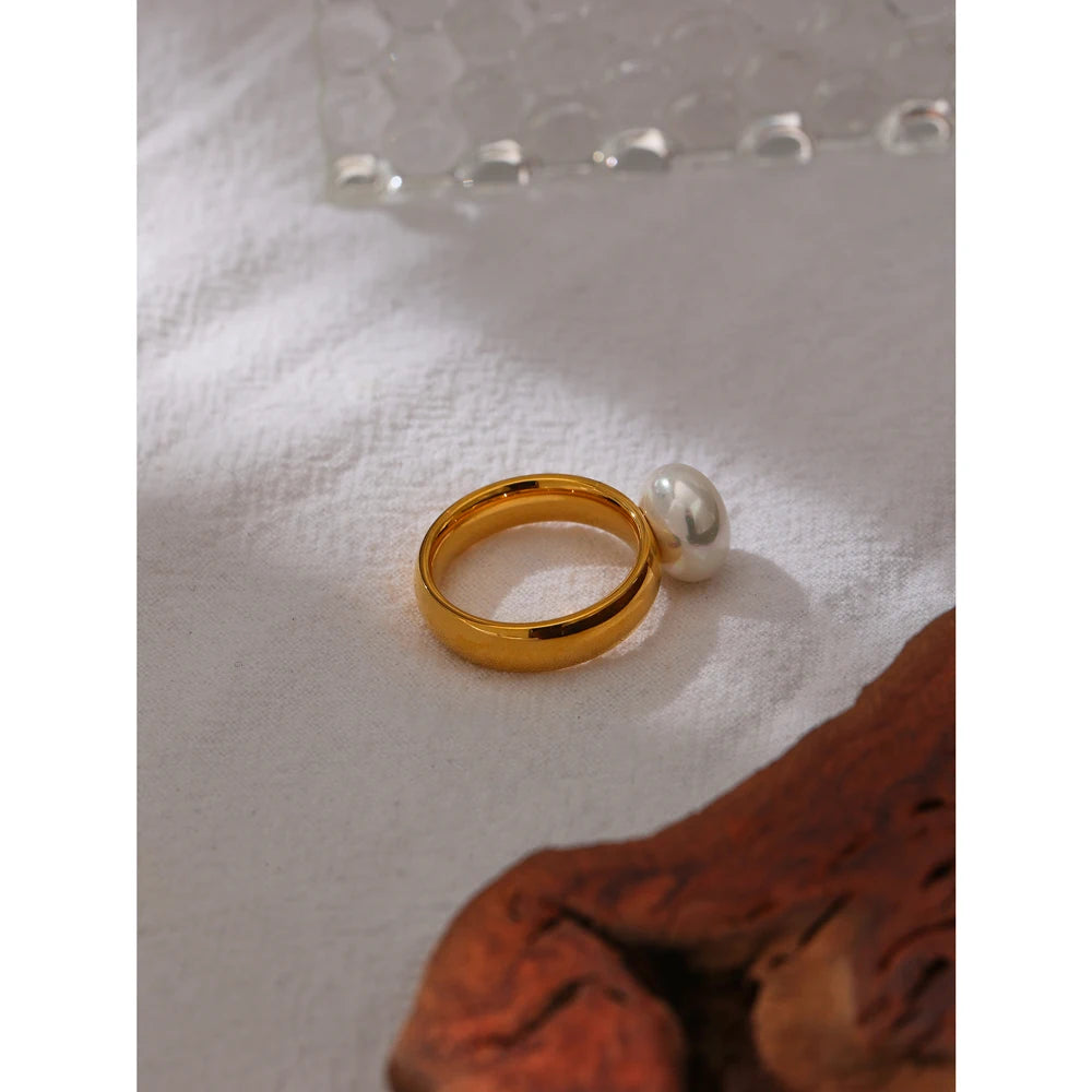 Runway Pearl Ring