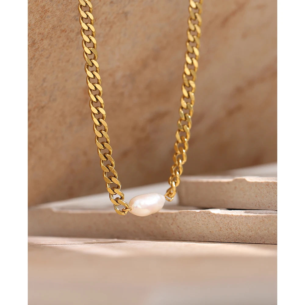 Stillness Necklace