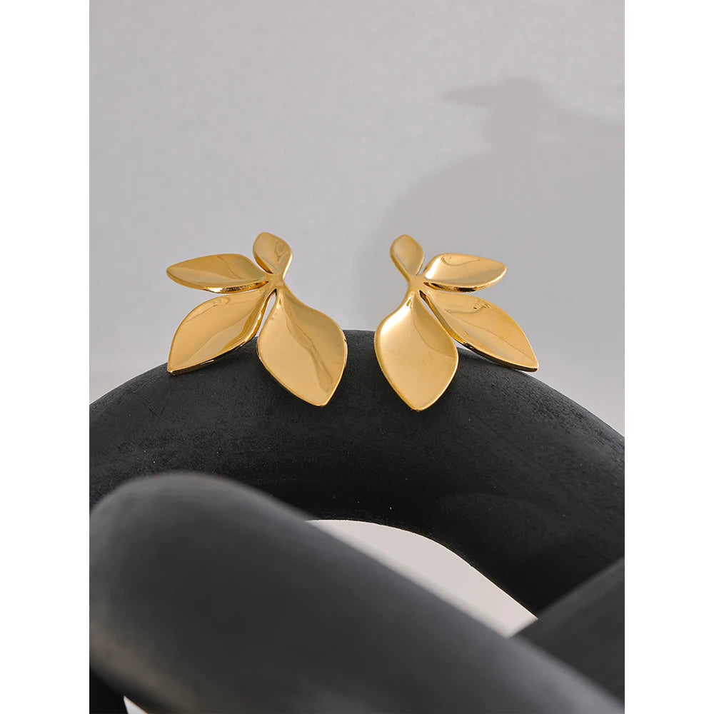 Bright Leaves Flower Stud Earrings