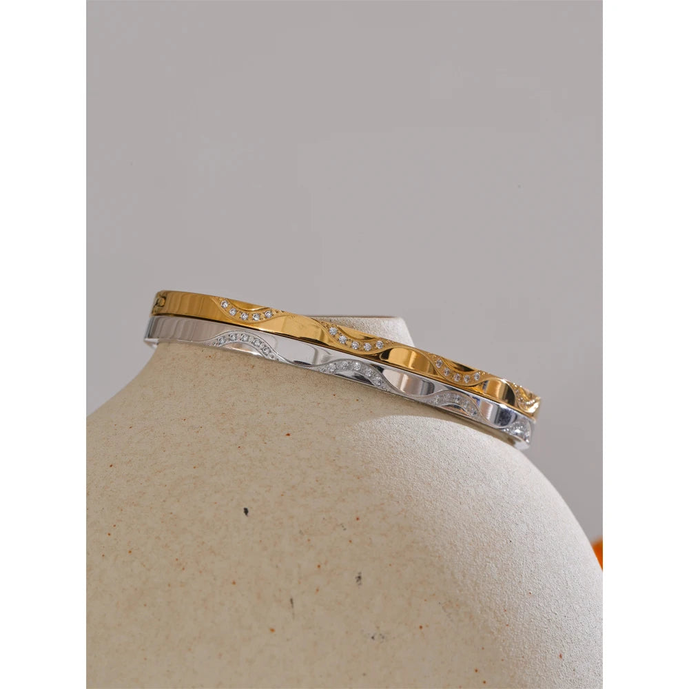 The Sol Bangle