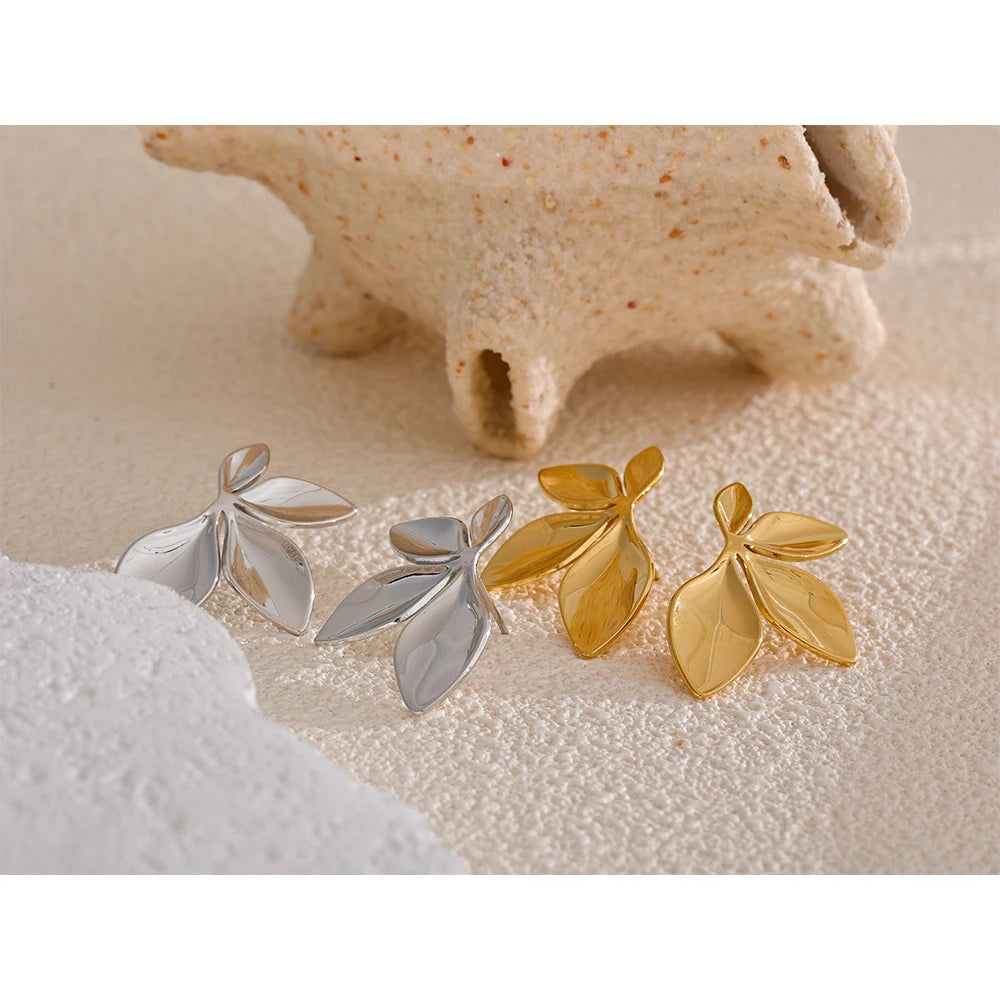 Bright Leaves Flower Stud Earrings